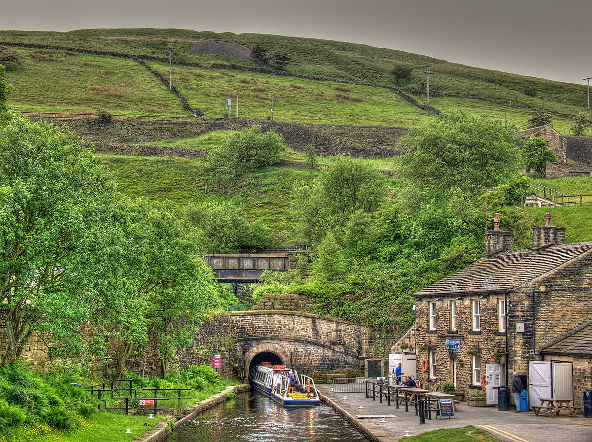 Standedge Tunnel - Reedley Marina